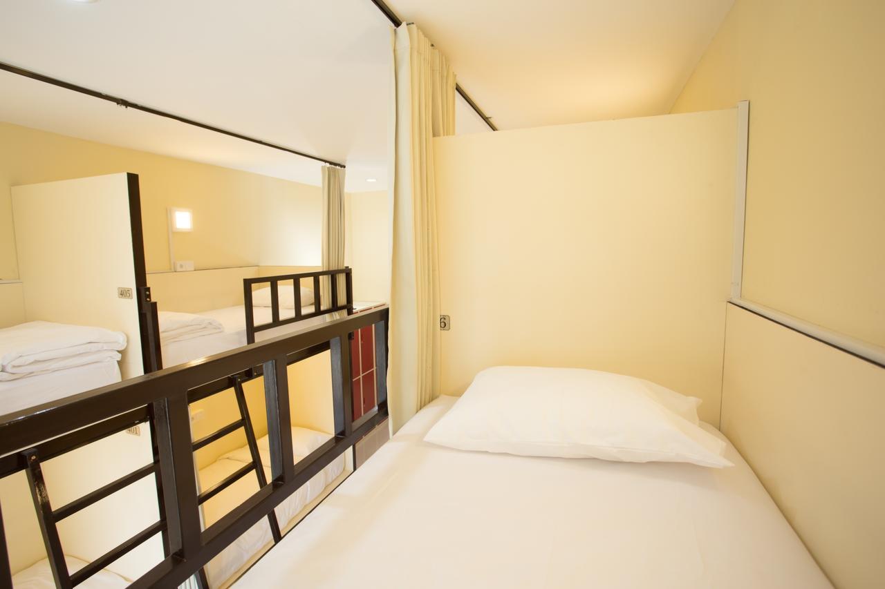 V Canggu Dormitory Екстер'єр фото