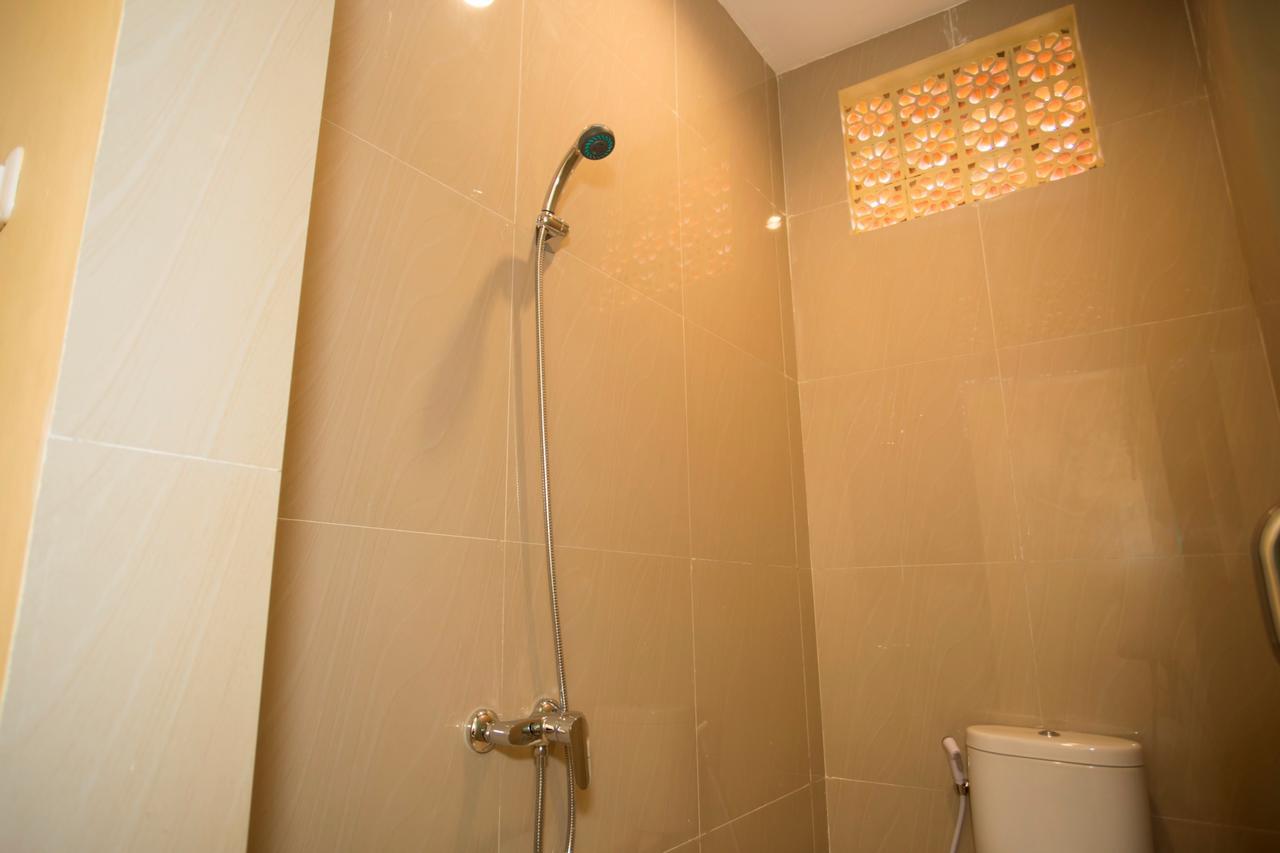 V Canggu Dormitory Екстер'єр фото